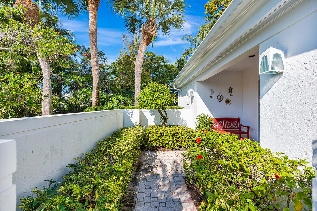 2901 Captains Jupiter, FL 33477