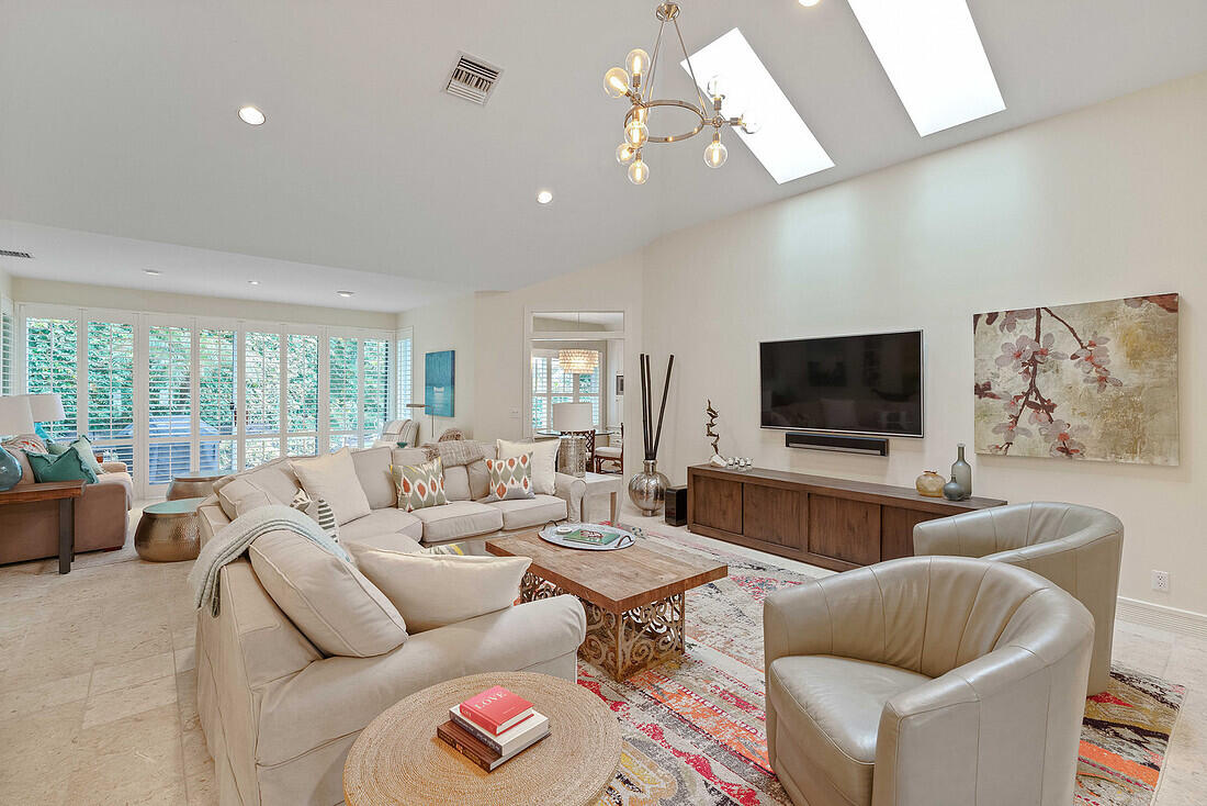 2901 Captains Jupiter, FL 33477