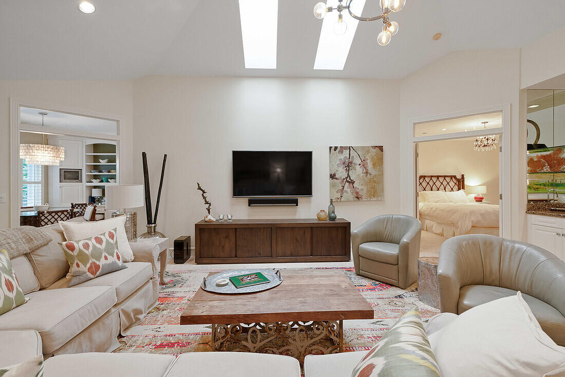 2901 Captains Jupiter, FL 33477