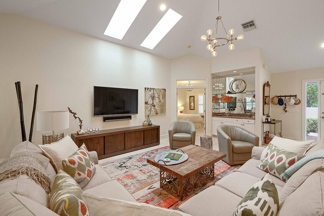 2901 Captains Jupiter, FL 33477