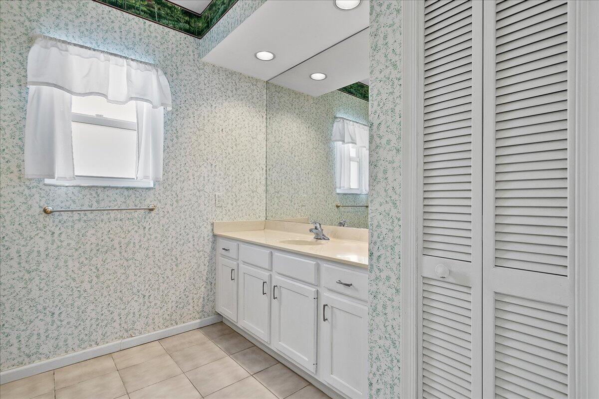 9953 SE Mahogany Jupiter, FL 33469