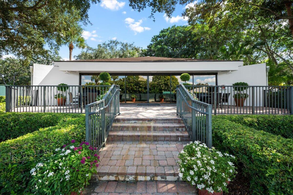 9953 SE Mahogany Jupiter, FL 33469