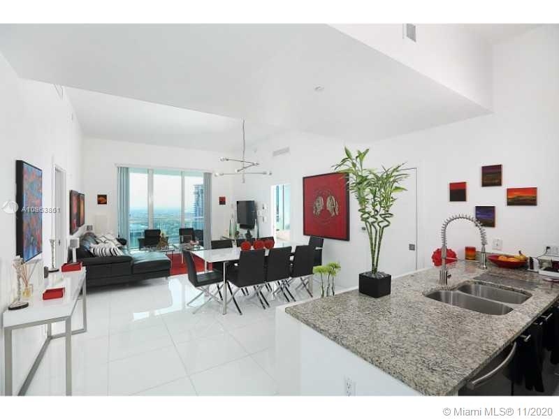 951 Brickell Ave #4207