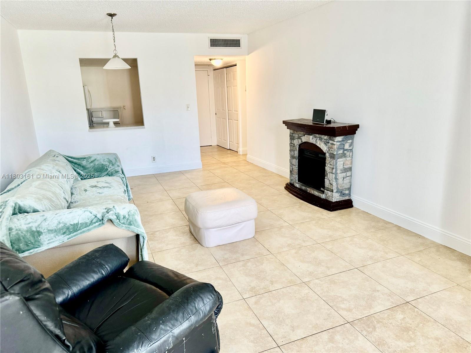 801 Three Iss Blvd #417