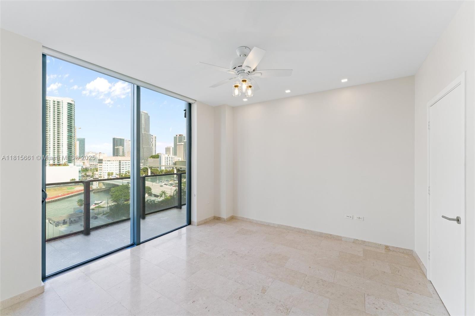 image Rise Condo20