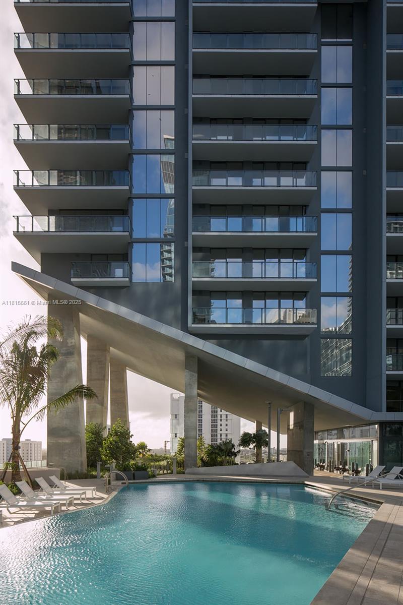 image Rise Condo38