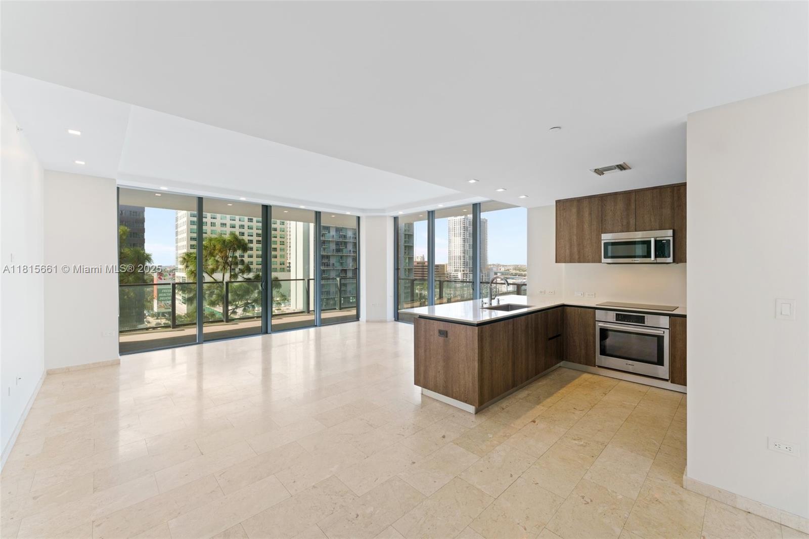 image Rise Condo4