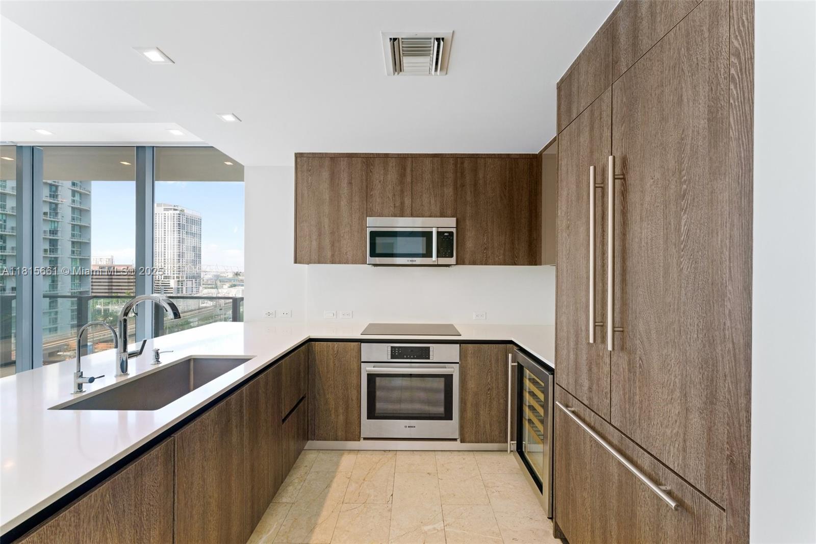 image Rise Condo8