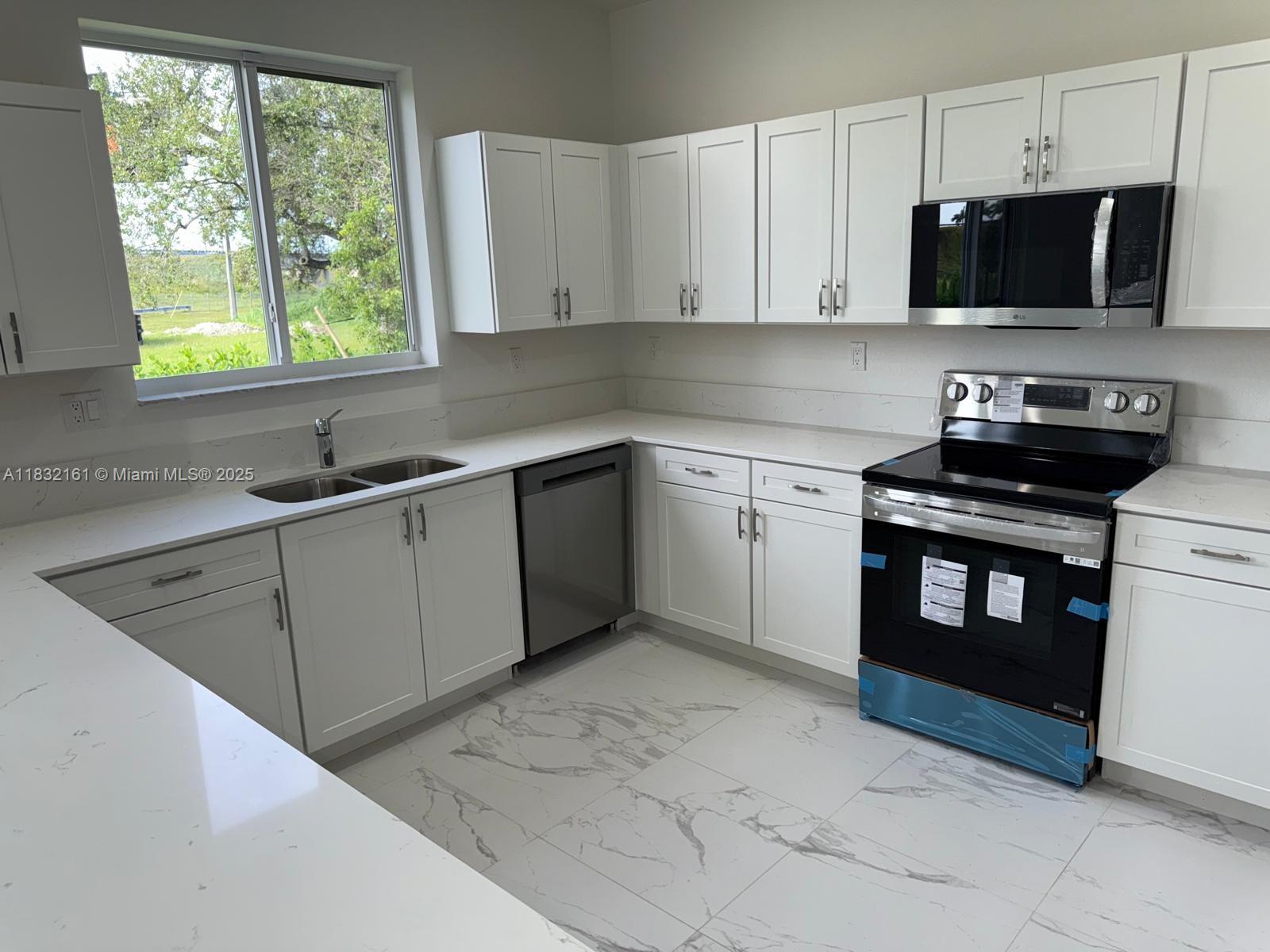 1828 NE 1st St Homestead, FL 33033