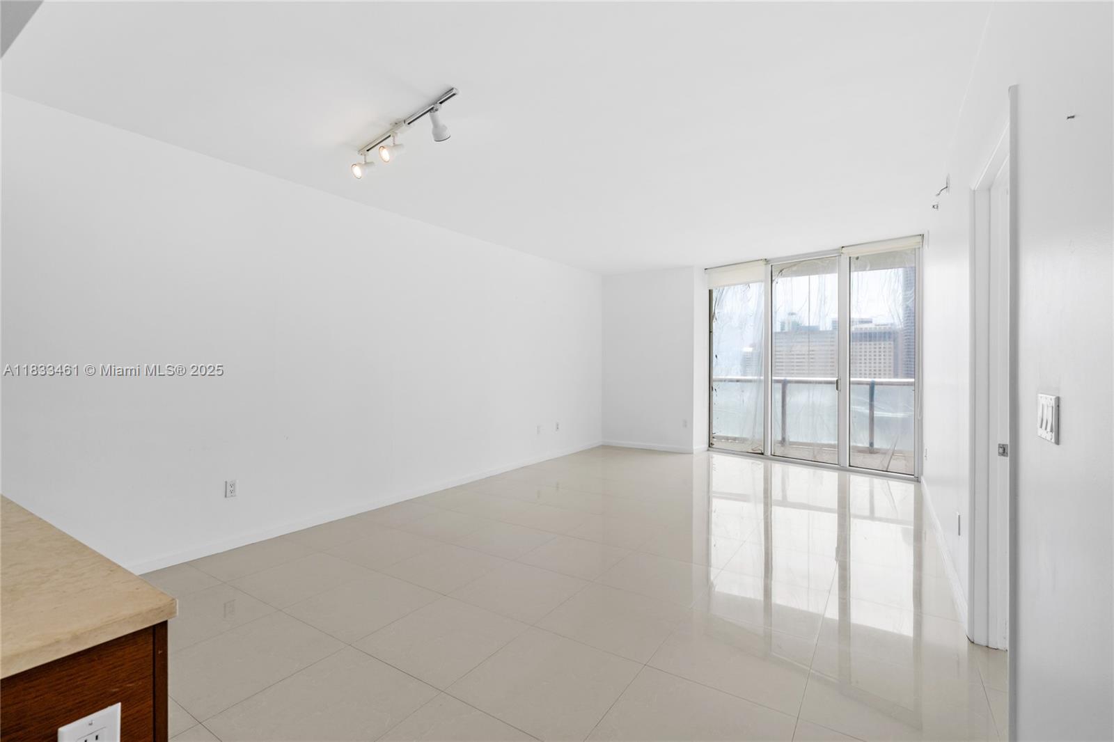 image Icon Brickell No Two18