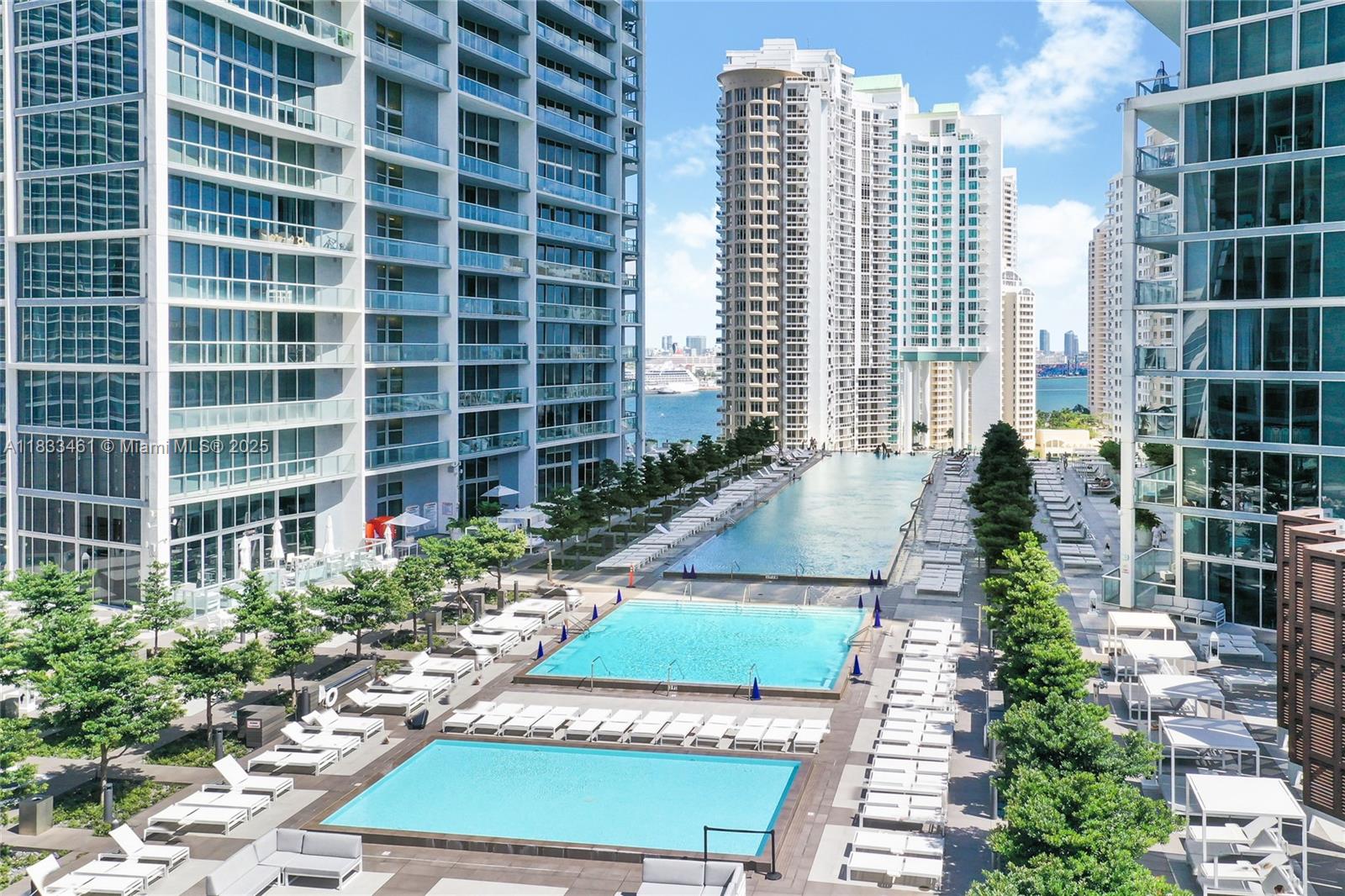 image Icon Brickell No Two32