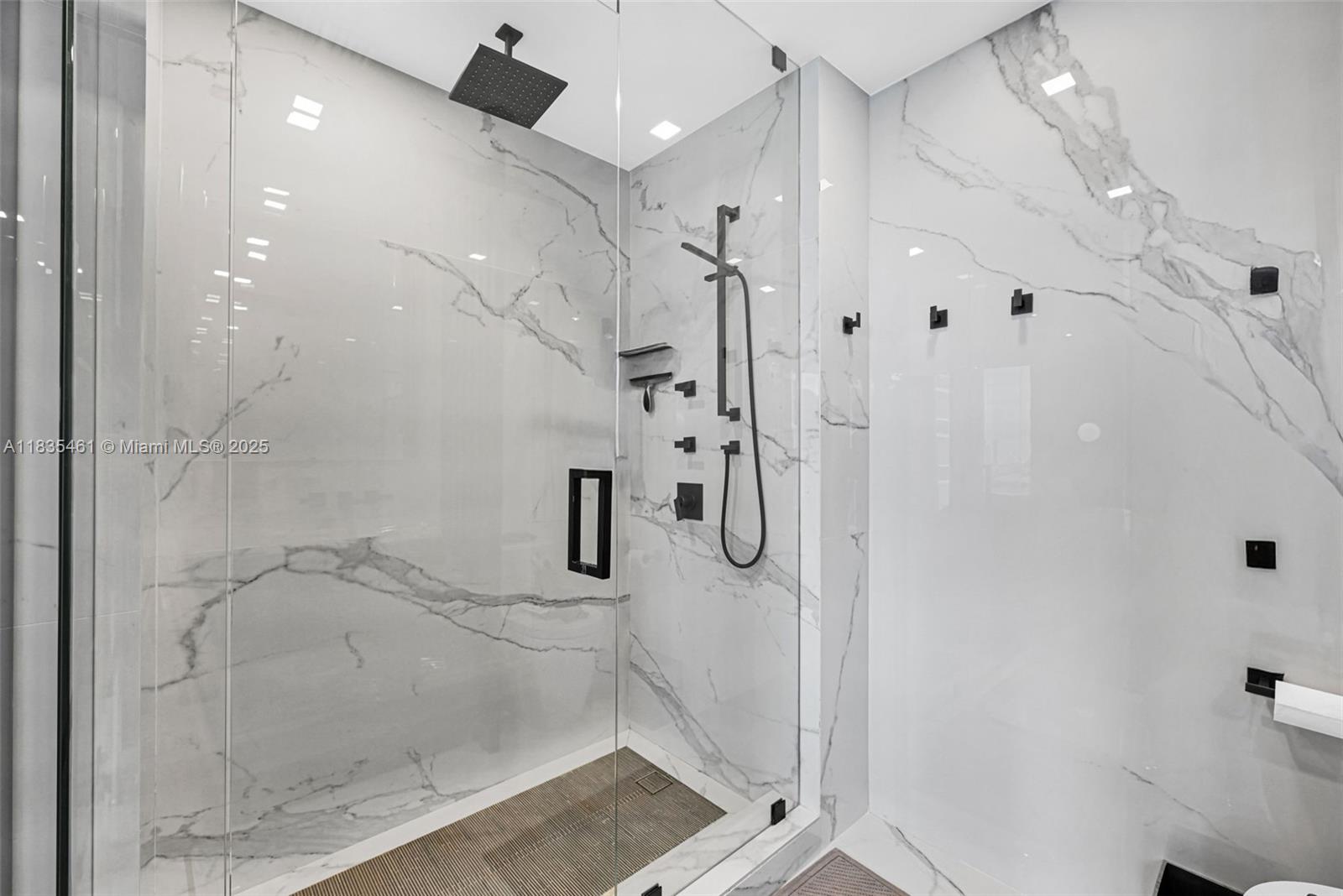 1000 S Pointe Dr #1706 Miami Beach, FL 33139