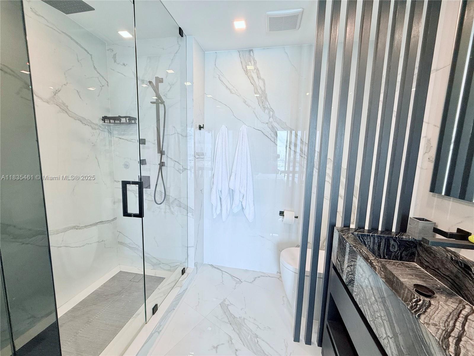 1000 S Pointe Dr #1706 Miami Beach, FL 33139