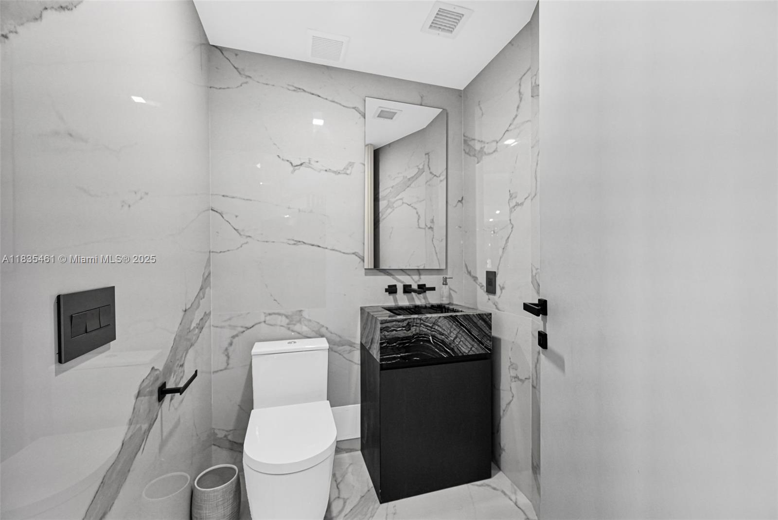 1000 S Pointe Dr #1706 Miami Beach, FL 33139