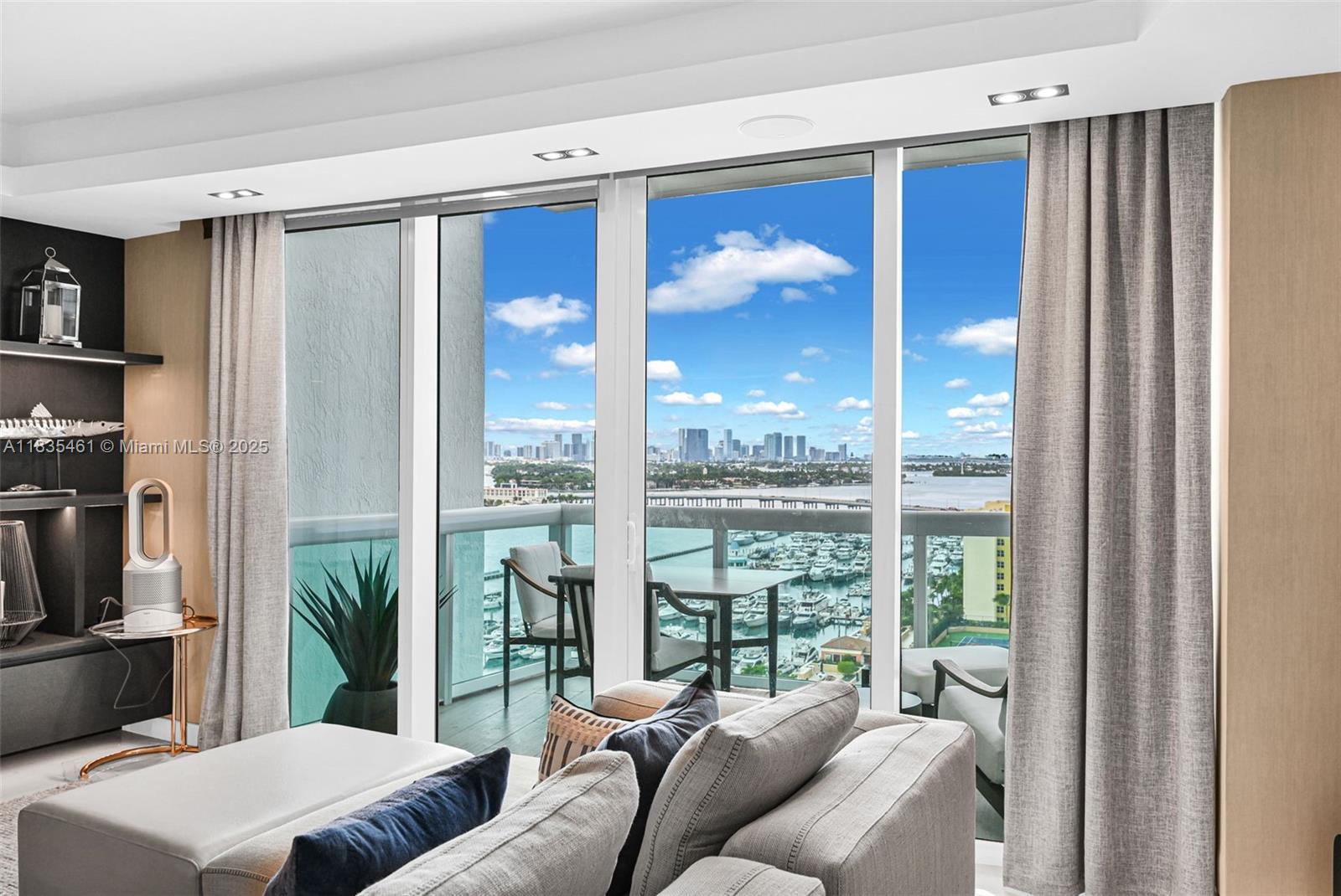 1000 S Pointe Dr #1706 Miami Beach, FL 33139