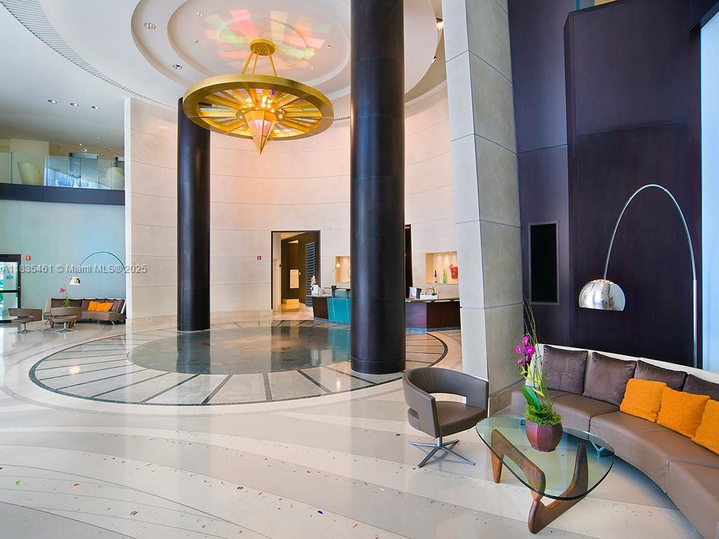 1000 S Pointe Dr #1706 Miami Beach, FL 33139