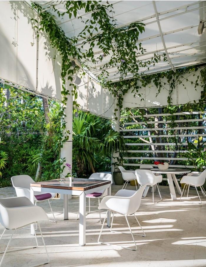 1000 S Pointe Dr #1706 Miami Beach, FL 33139