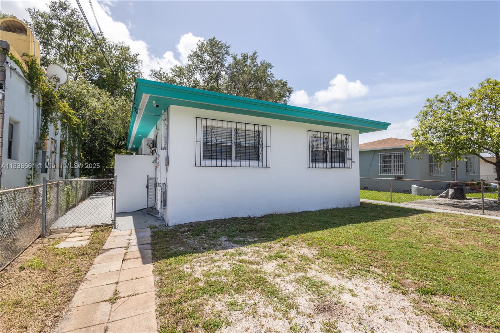 7010 NW 5th Pl