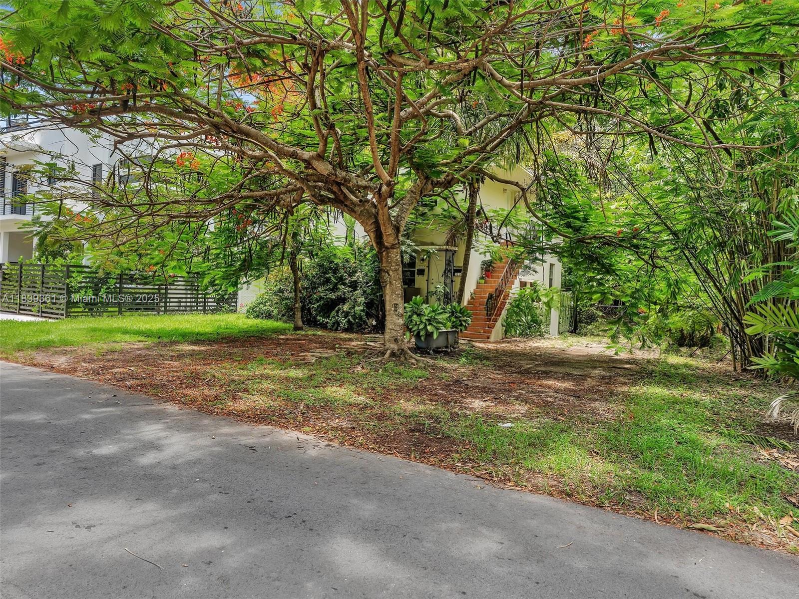 3210 E Elizabeth St Miami, FL 33133 3210 E Elizabeth St Miami, FL 33133