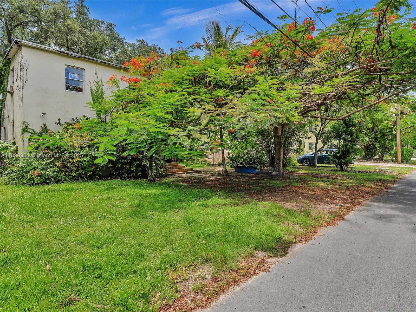 3210 E Elizabeth St Miami, FL 33133 3210 E Elizabeth St Miami, FL 33133