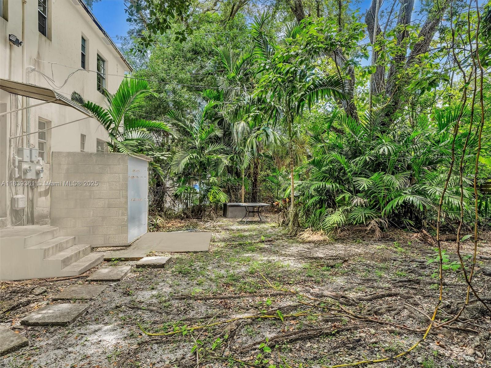 3210 E Elizabeth St Miami, FL 33133 3210 E Elizabeth St Miami, FL 33133