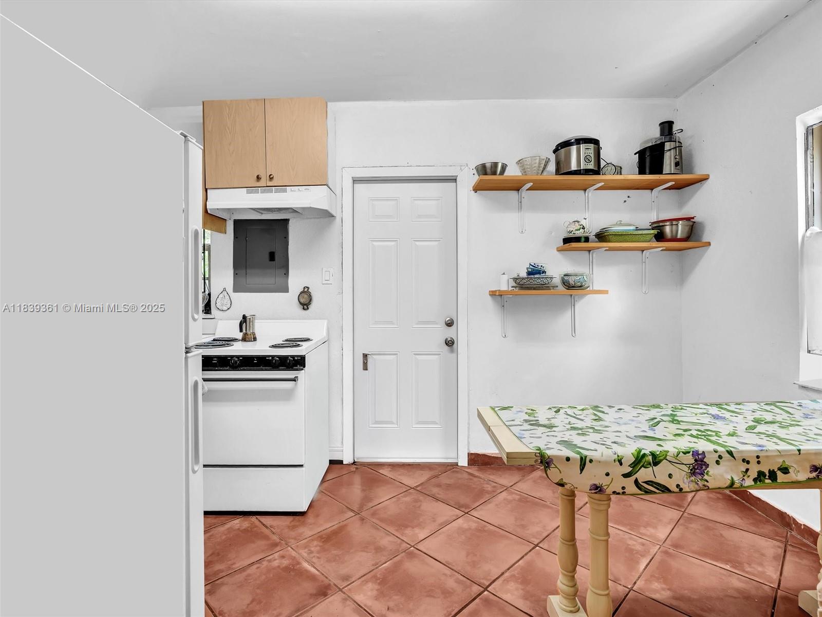 3210 E Elizabeth St Miami, FL 33133 3210 E Elizabeth St Miami, FL 33133