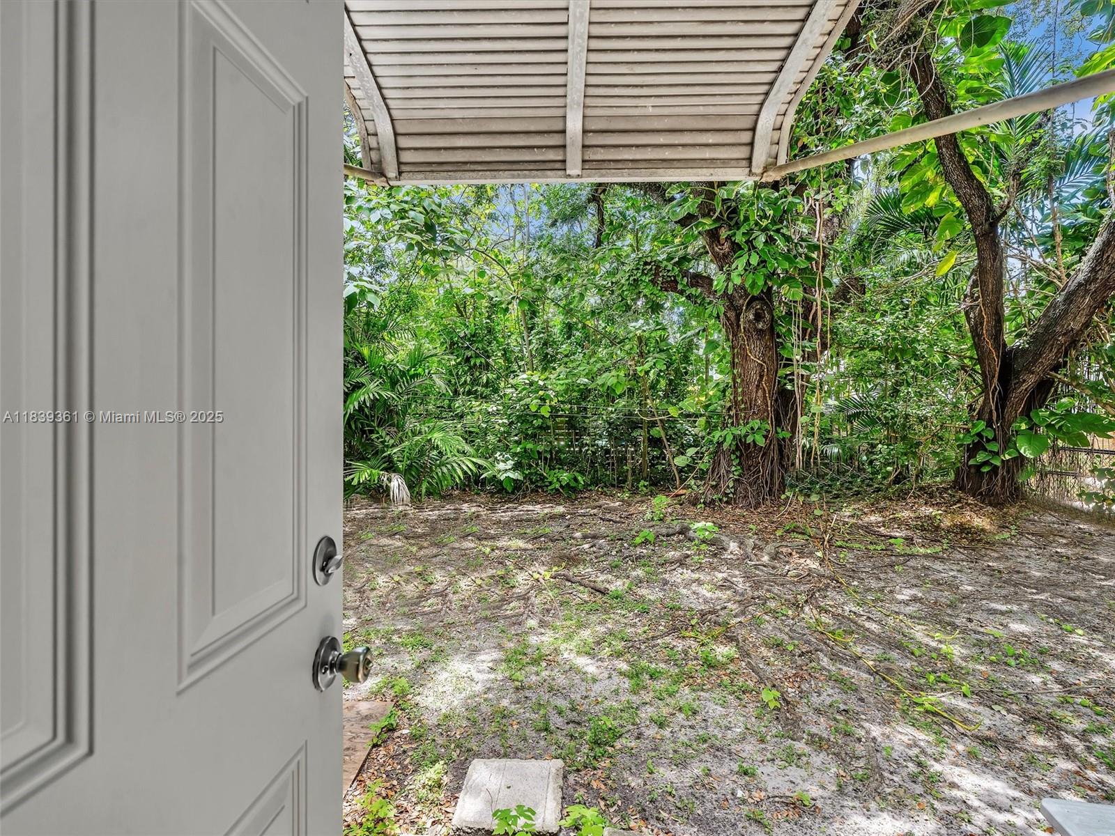 3210 E Elizabeth St Miami, FL 33133 3210 E Elizabeth St Miami, FL 33133