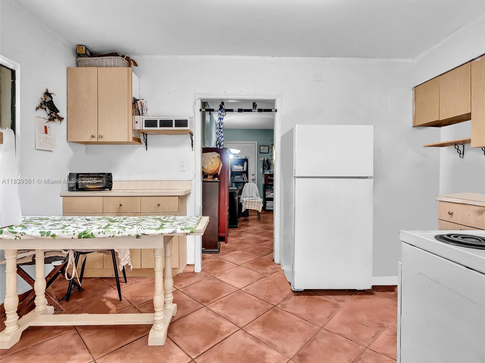 3210 E Elizabeth St Miami, FL 33133 3210 E Elizabeth St Miami, FL 33133