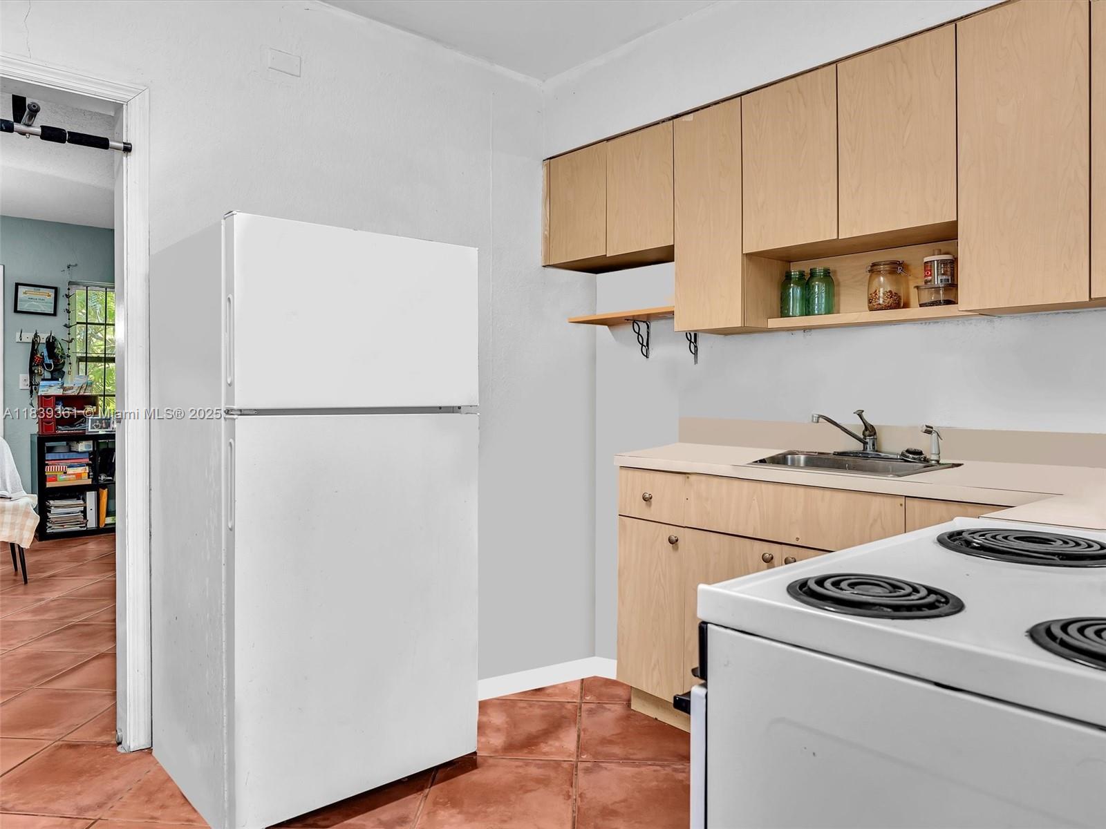 3210 E Elizabeth St Miami, FL 33133 3210 E Elizabeth St Miami, FL 33133