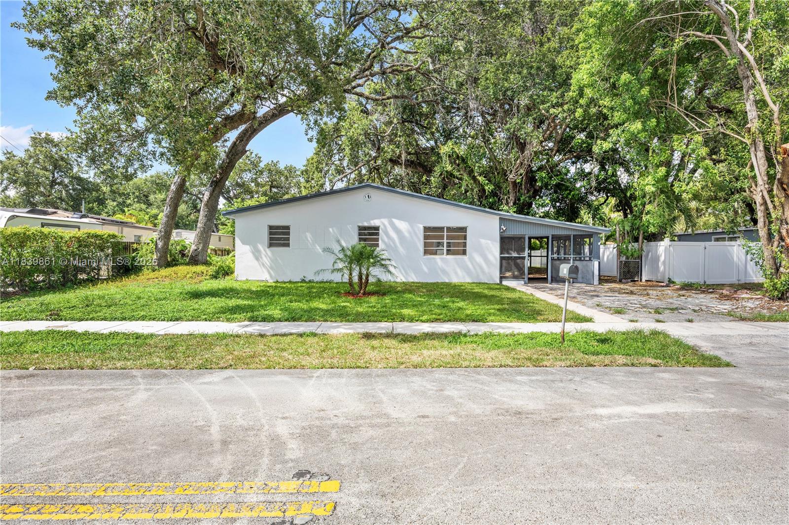 4110 SW 32nd Ct
