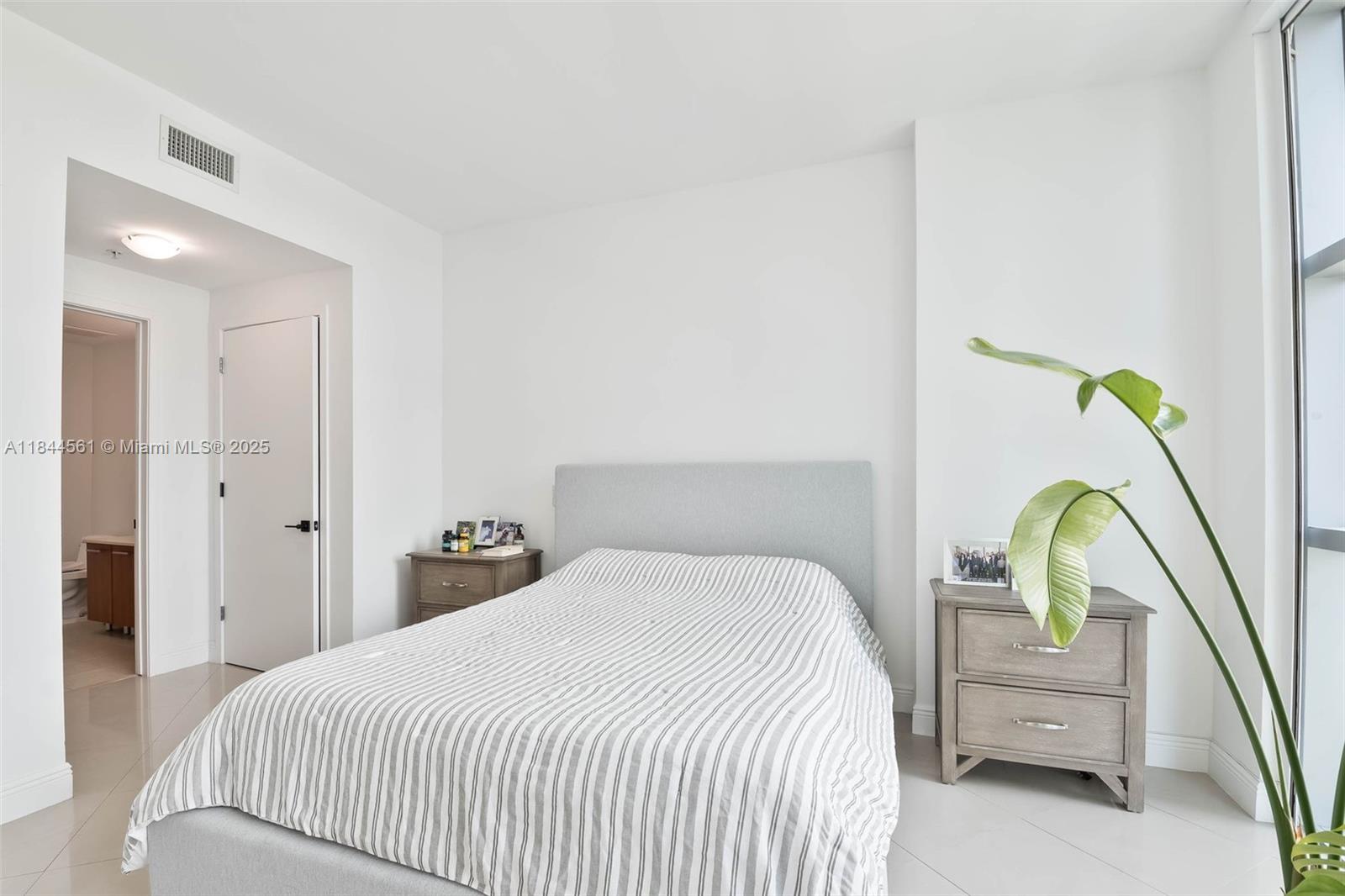 image Four Midtown Miami Condo10
