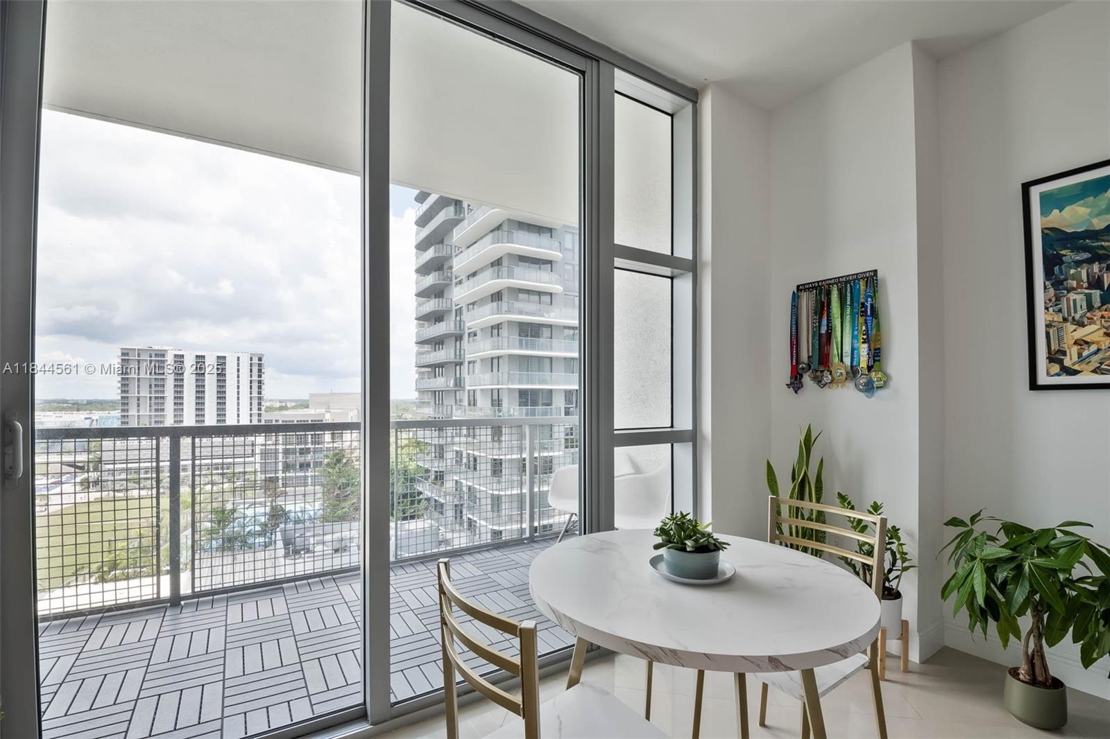 image Four Midtown Miami Condo8