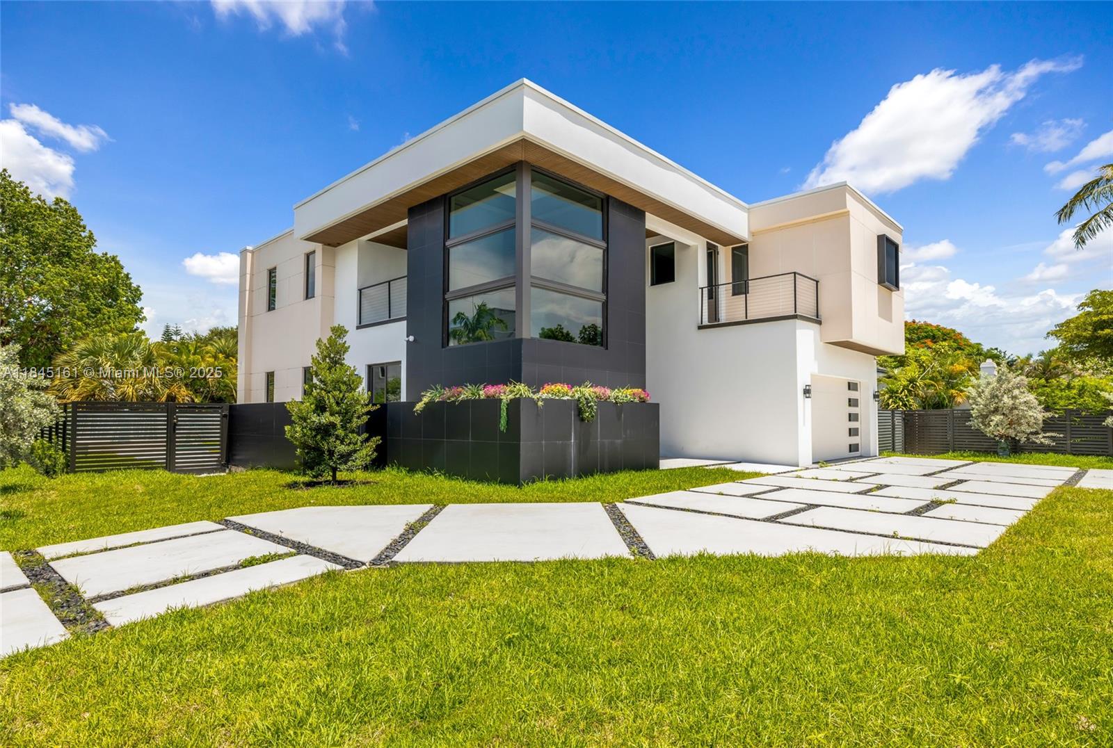 750 NE 16th Ave