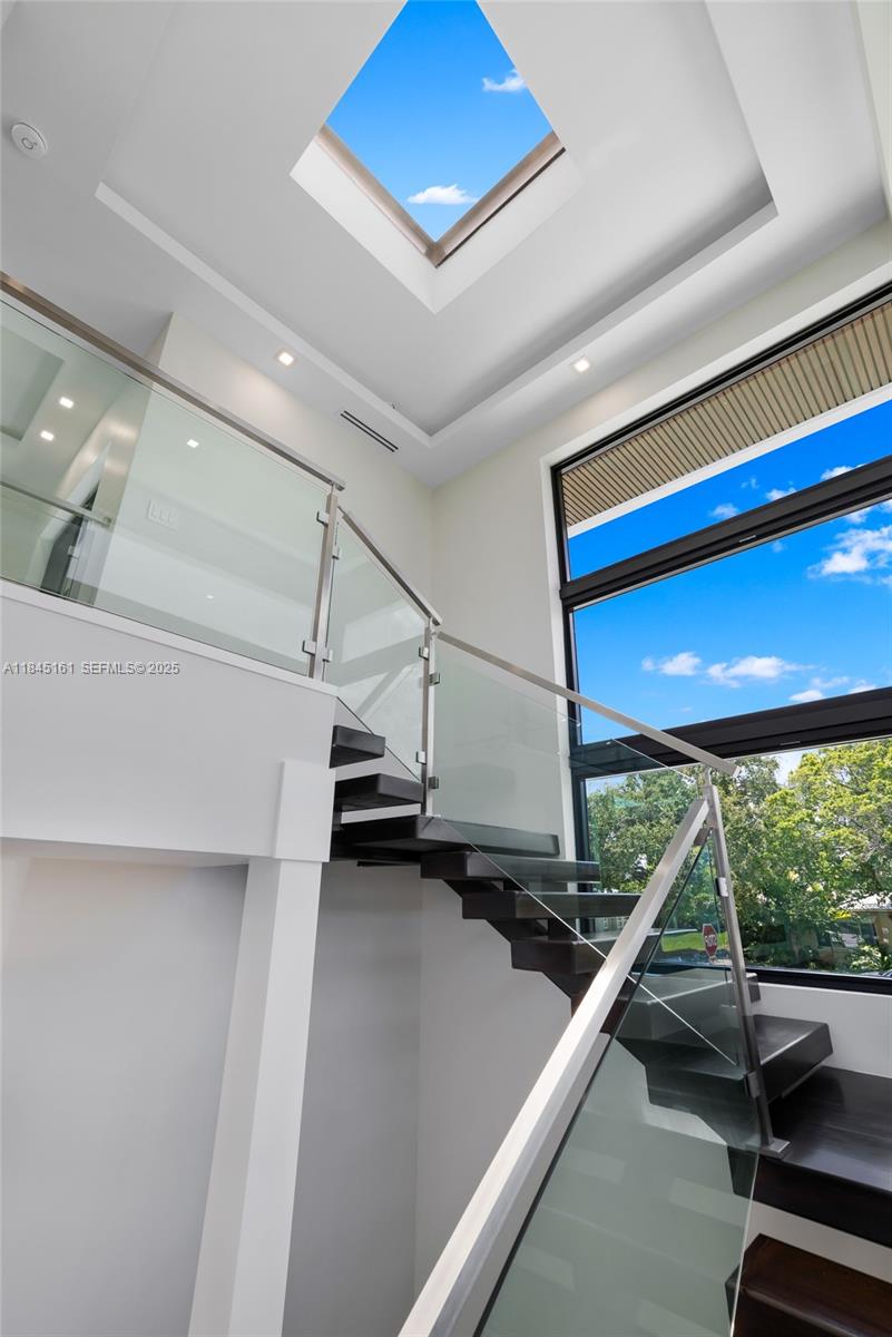 750 NE 16th Ave Fort Lauderdale, FL 33304