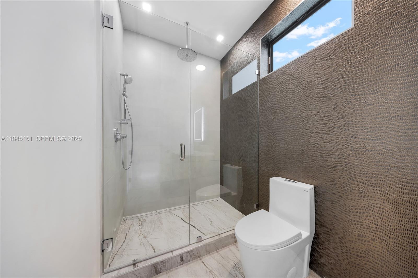 750 NE 16th Ave Fort Lauderdale, FL 33304