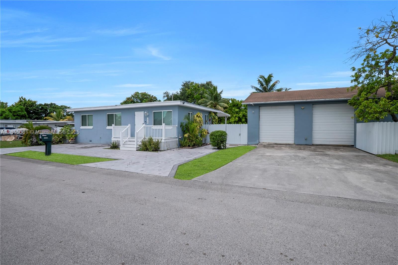 1710 SW 98th Ter