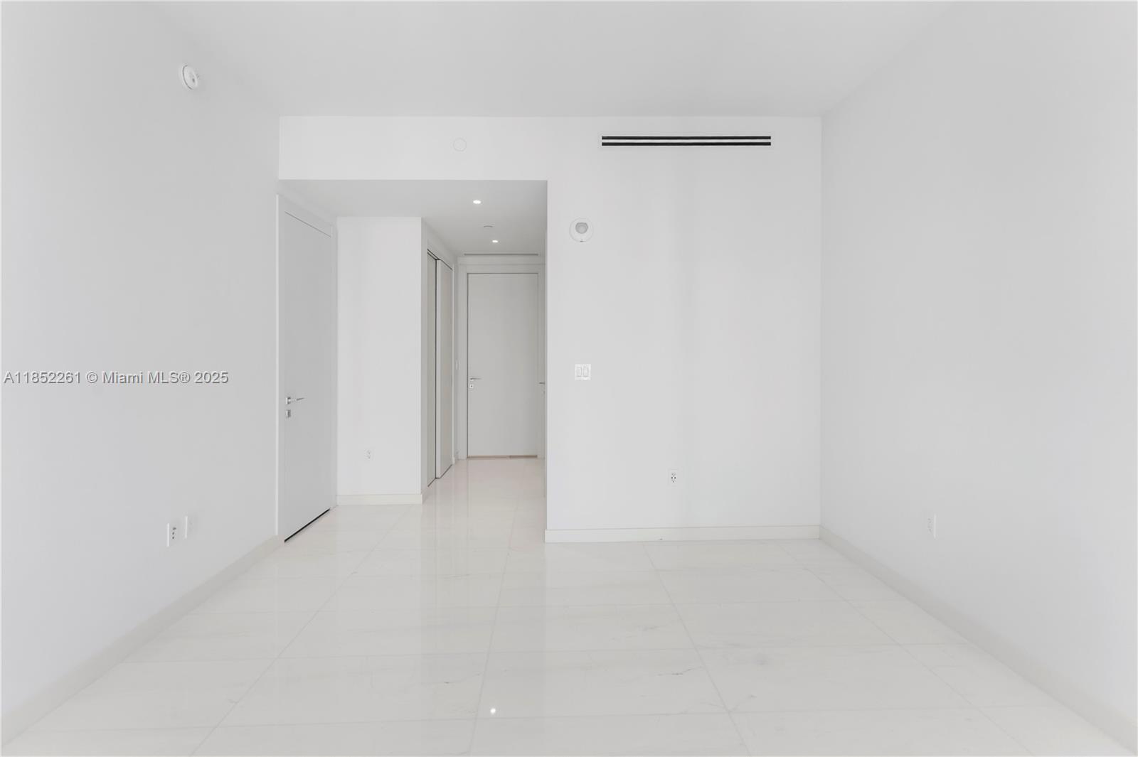 image Aston Martin27