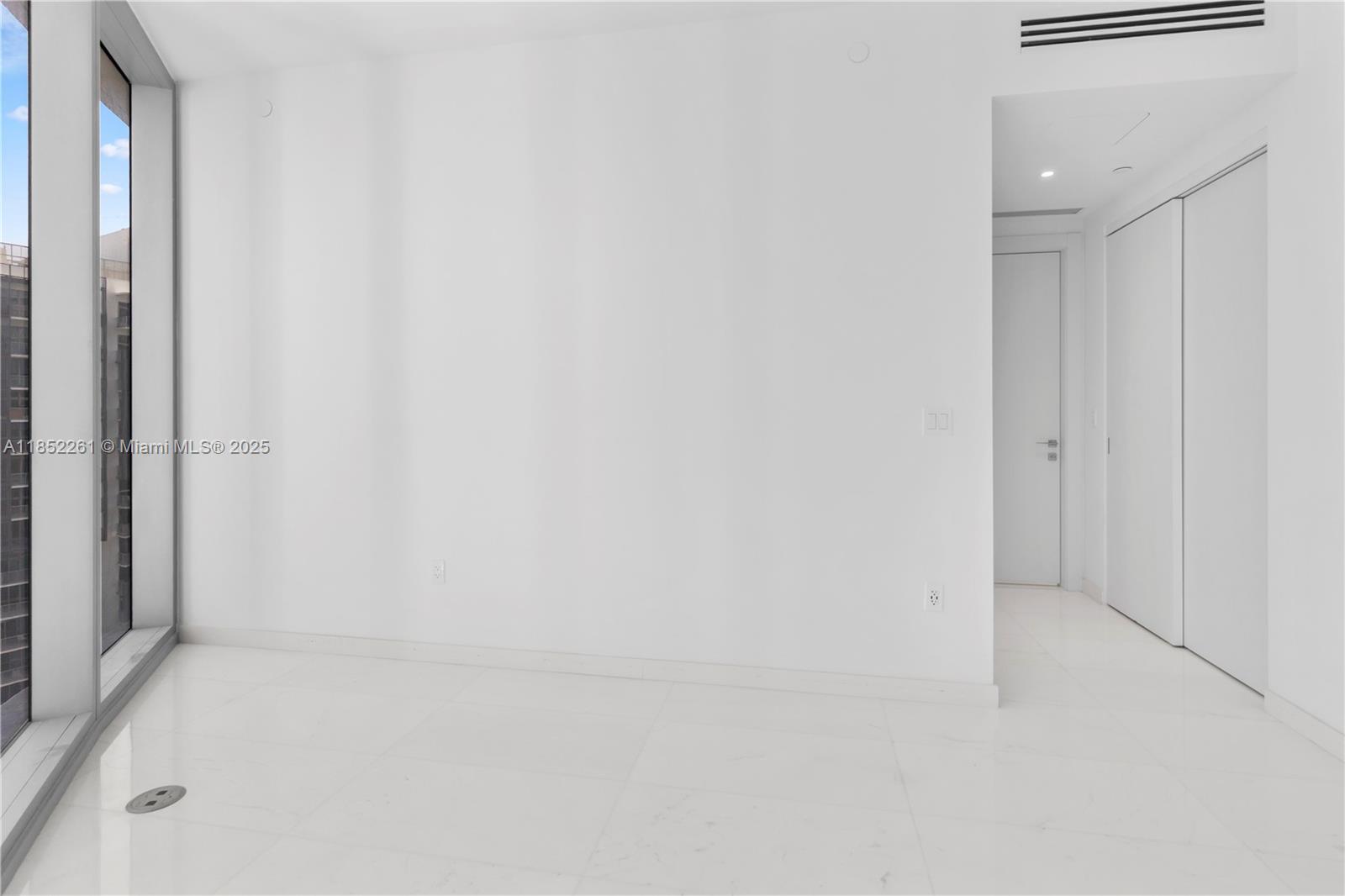 image Aston Martin39