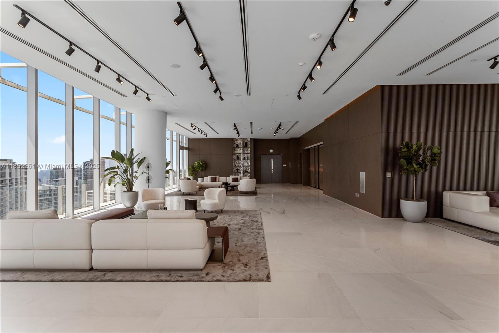 image Aston Martin49