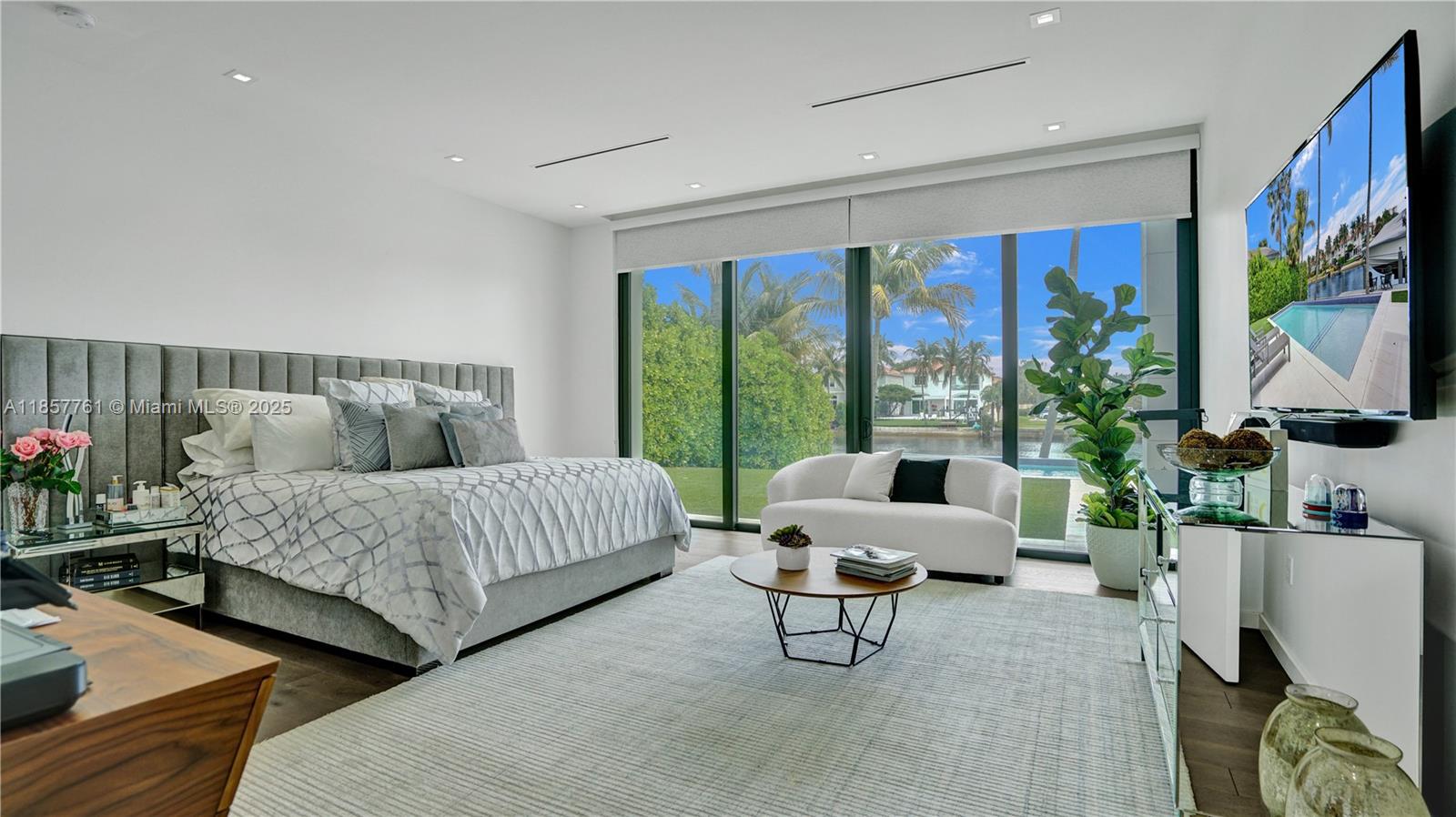 1651 Diplomat Pkwy Hallandale Beach, FL 33009