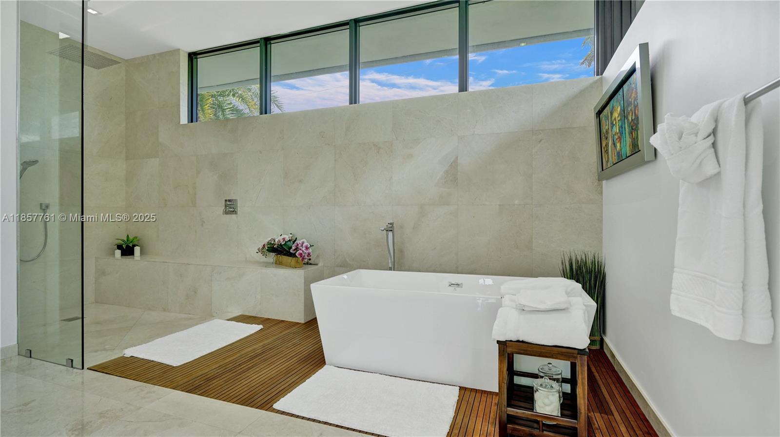 1651 Diplomat Pkwy Hallandale Beach, FL 33009