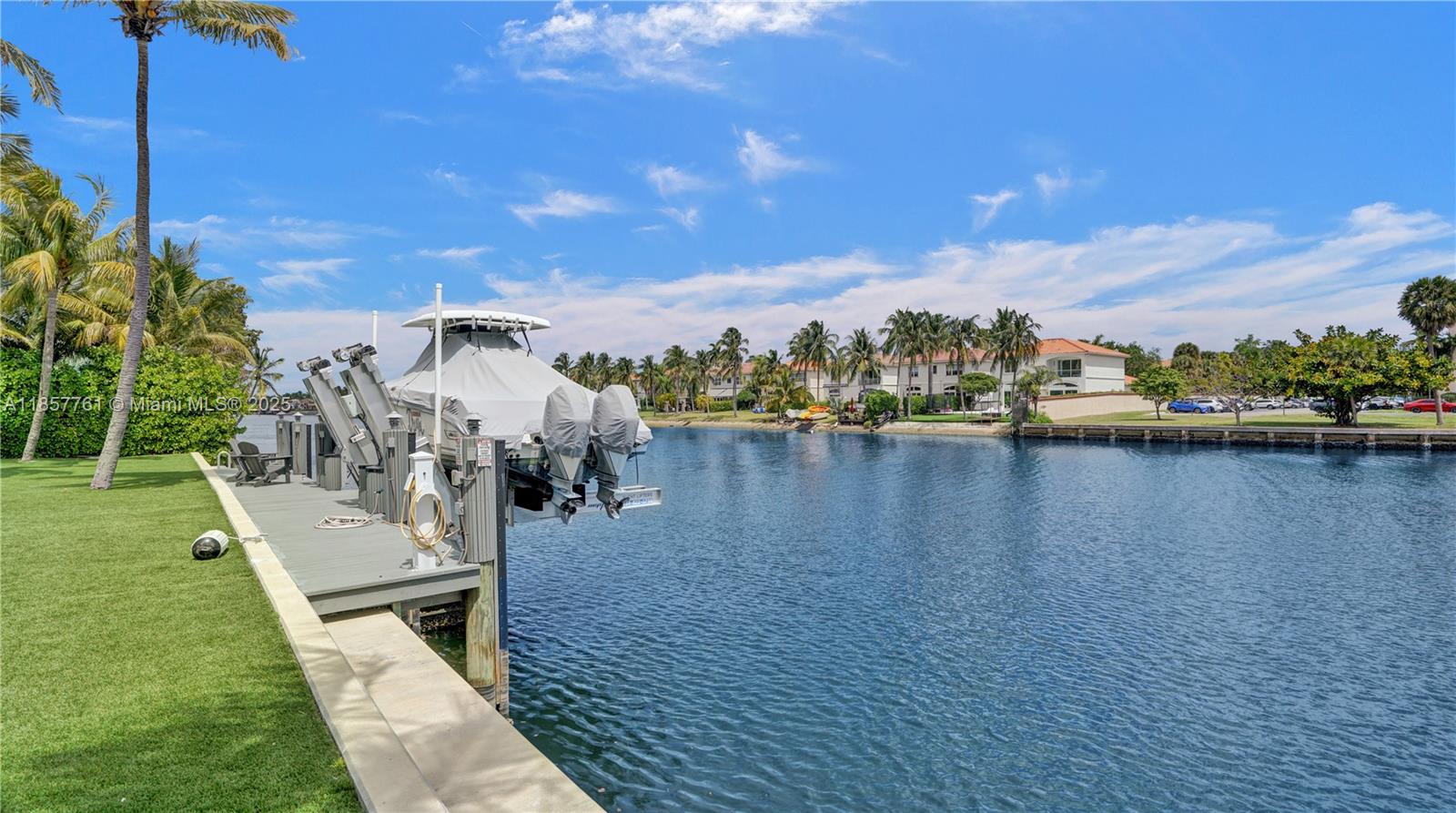 1651 Diplomat Pkwy Hallandale Beach, FL 33009