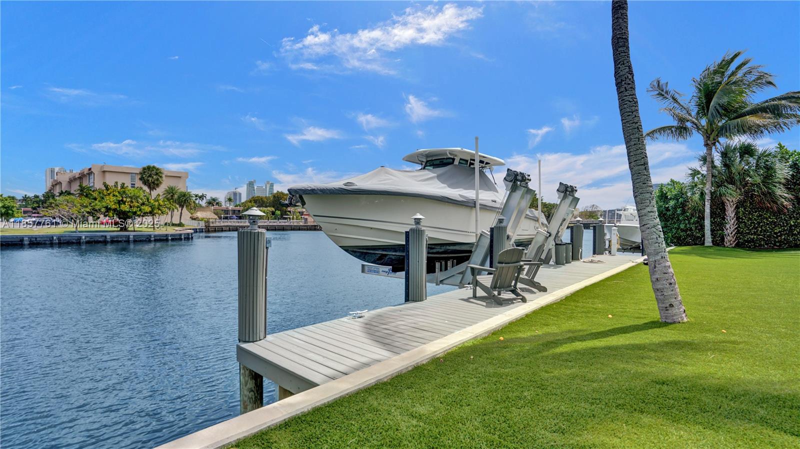 1651 Diplomat Pkwy Hallandale Beach, FL 33009