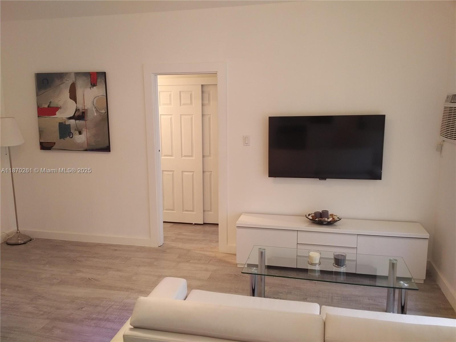 1525 Meridian Ave #103
