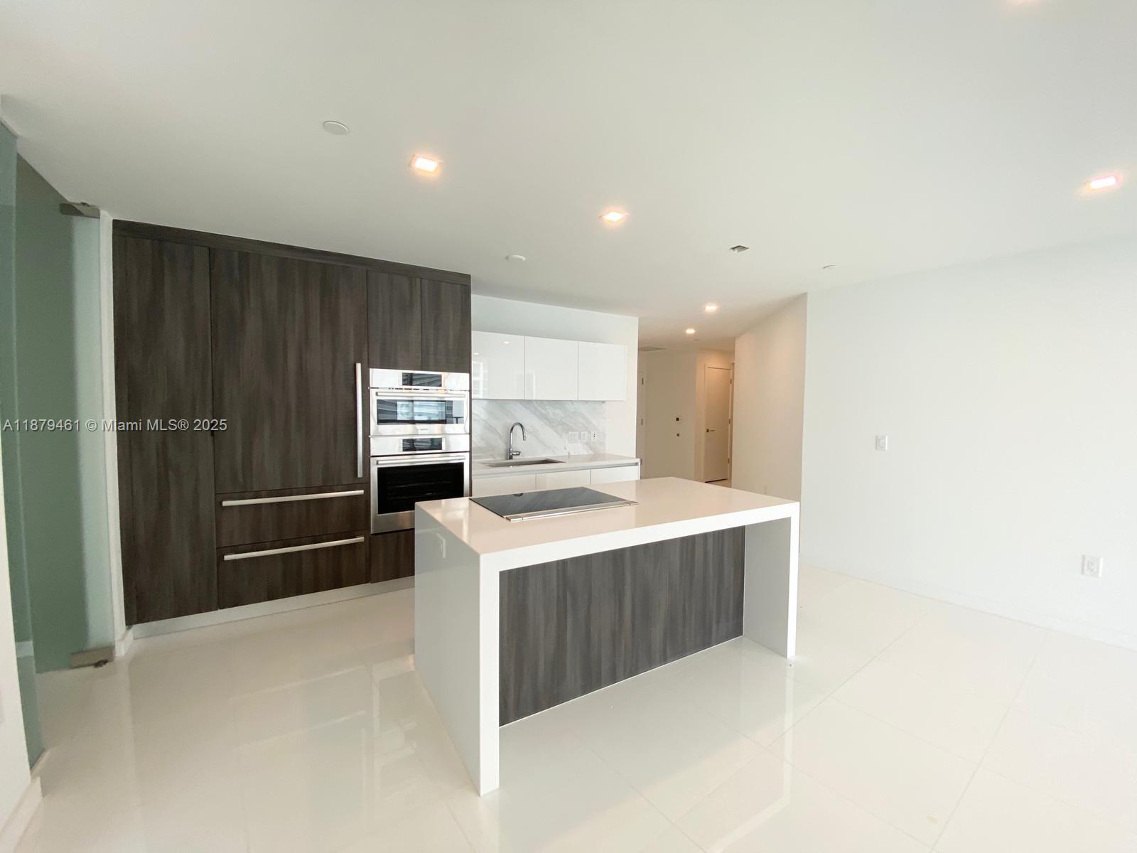 851 NE 1st Ave #3709
