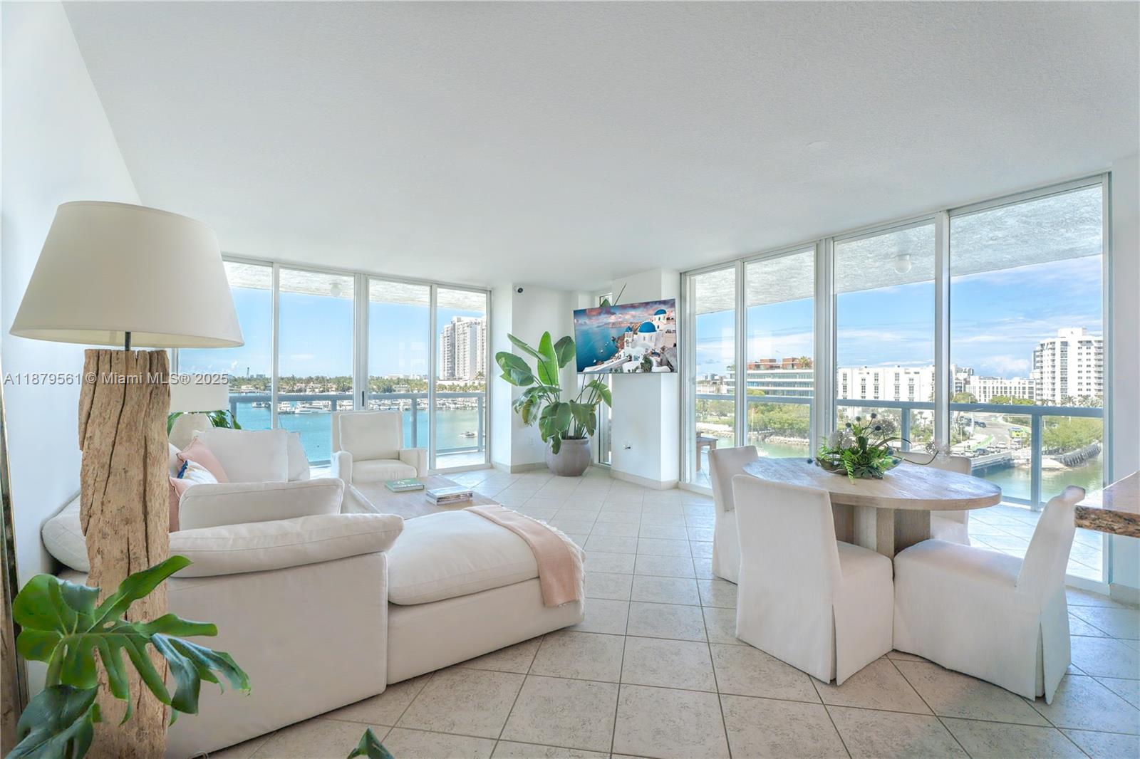10 Venetian Way #604