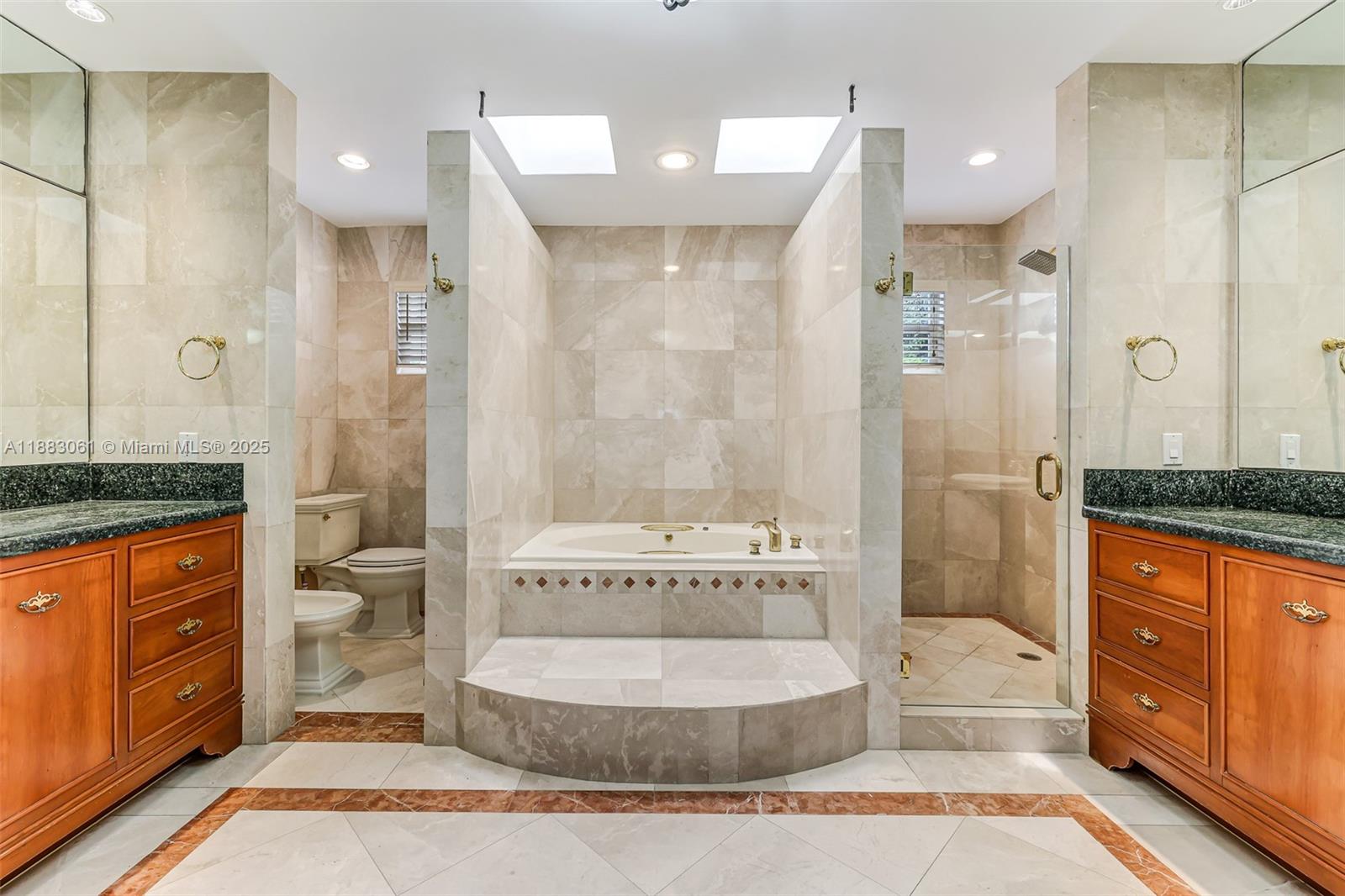 184 Paloma Dr Coral Gables, FL 33143 184 Paloma Dr Coral Gables, FL 33143