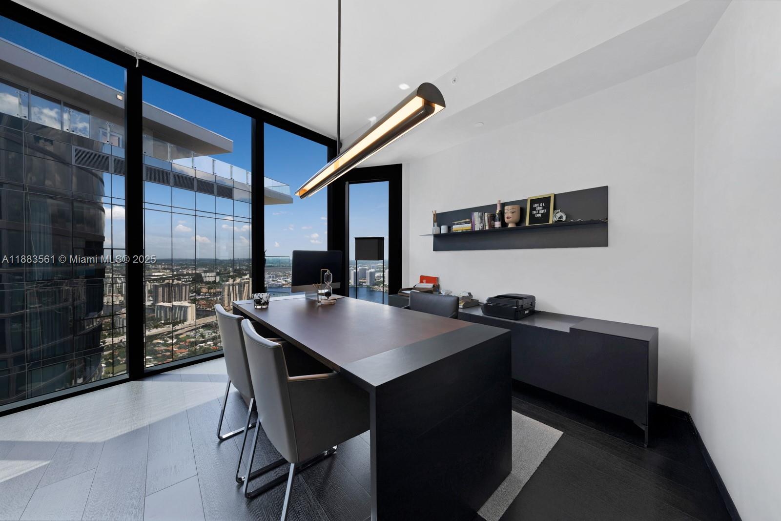 image Porsche Design Tower9
