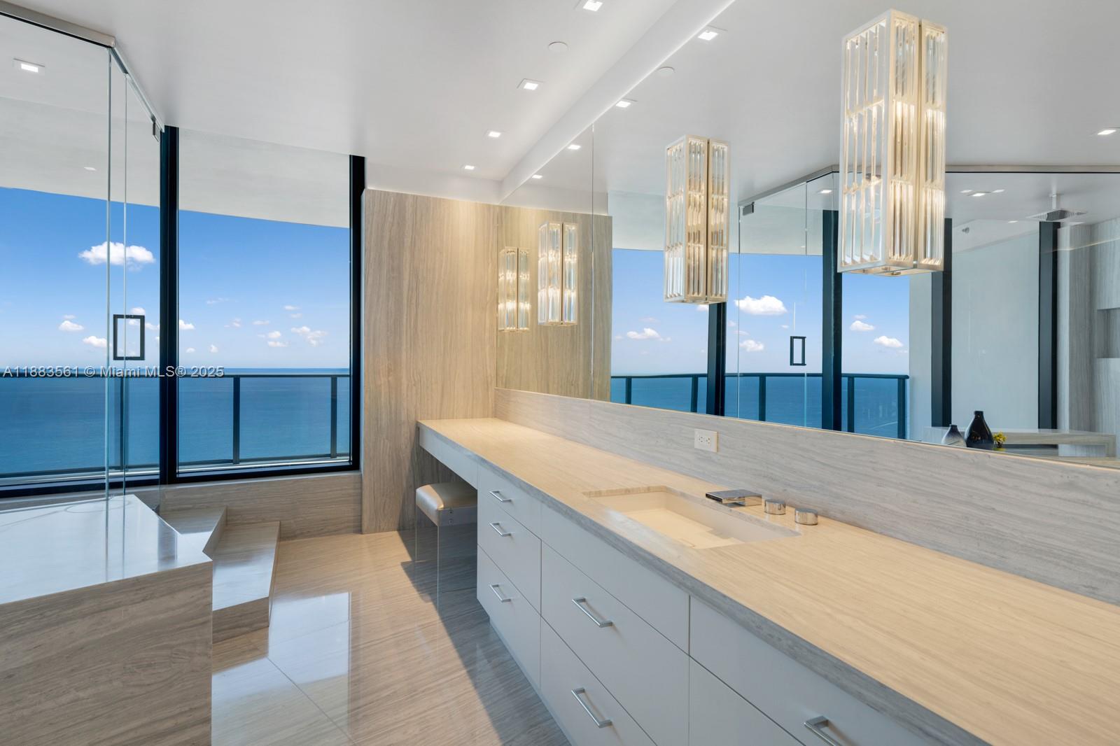 image Porsche Design Tower13
