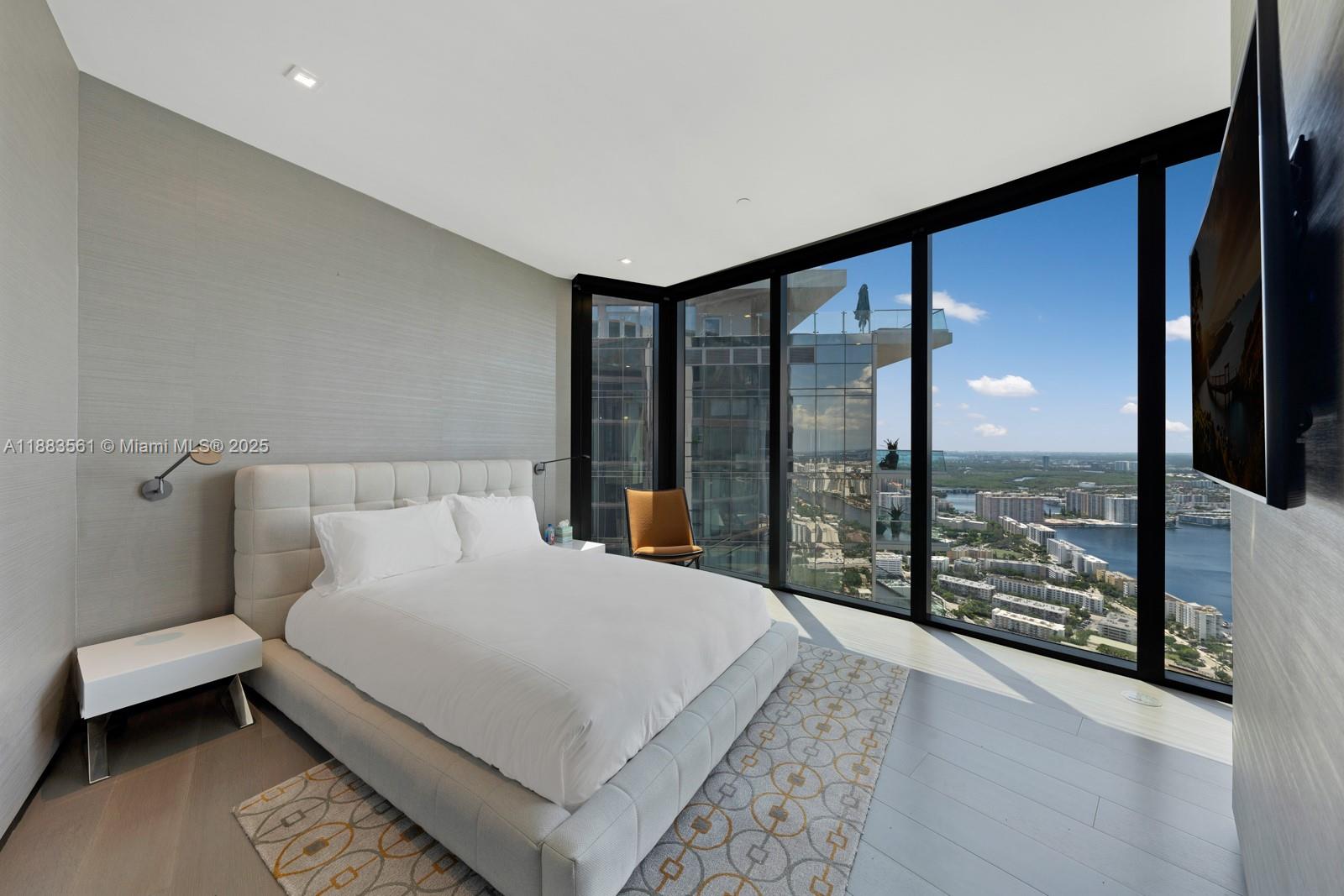 image Porsche Design Tower15
